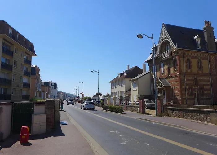 Le Clos By Interhome Apartmán